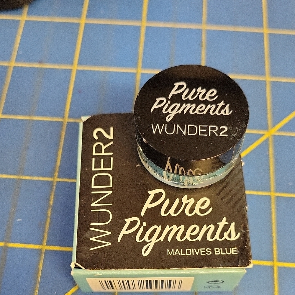 Wunder2 Pure Pigments in Maldives Blue New In Box 1.2g